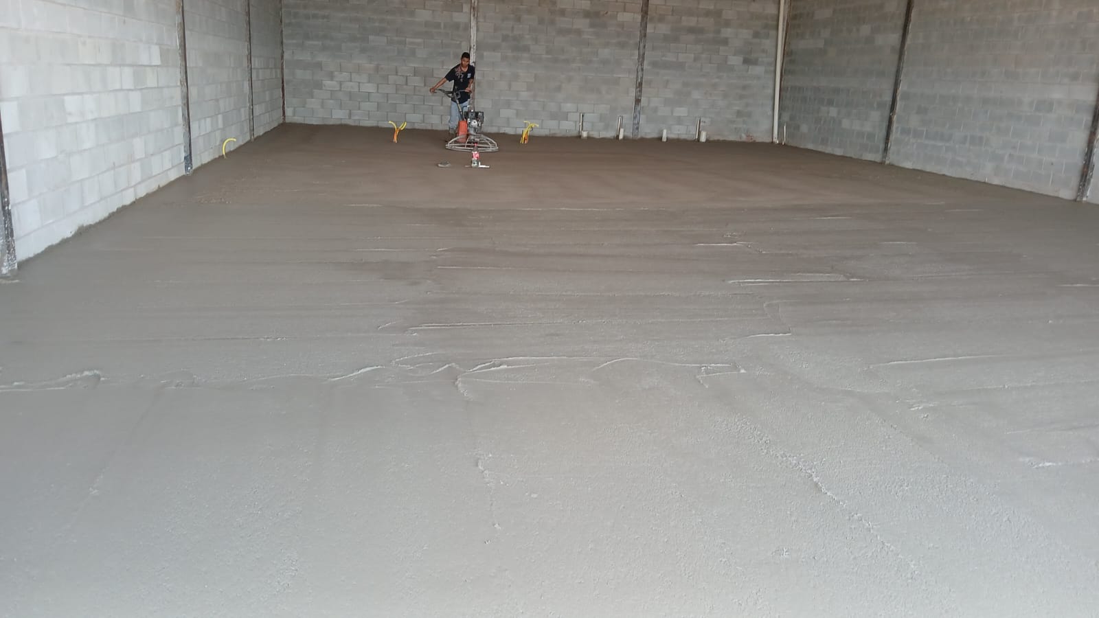 Piso industrial executado com concreto usinado da Usina Concreta